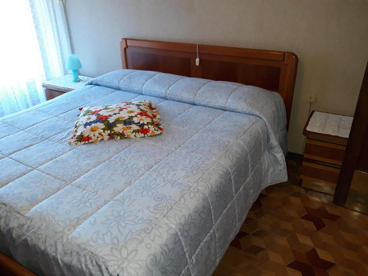 Appartamento Con Parcheggio Pubblico Sotto Casa Saint-Vincent Exterior foto
