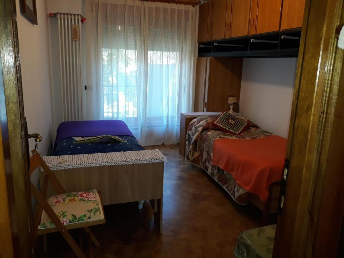 Appartamento Con Parcheggio Pubblico Sotto Casa Saint-Vincent Exterior foto